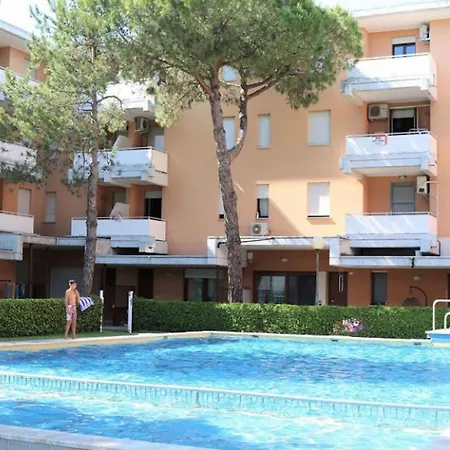 Apartament Quiet With Pool