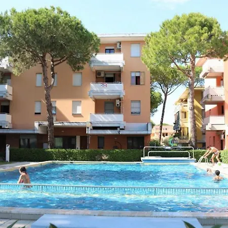 Quiet With Pool Appartamento Bibione