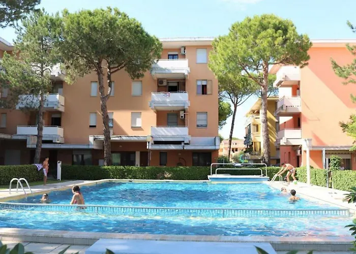 Quiet With Pool Apartment Bibione