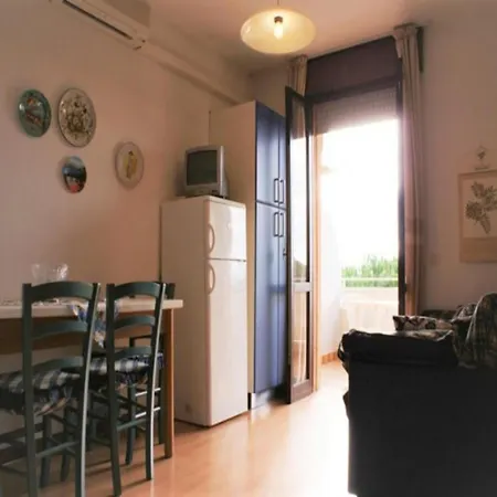 Quiet With Pool - Beahost Apartment